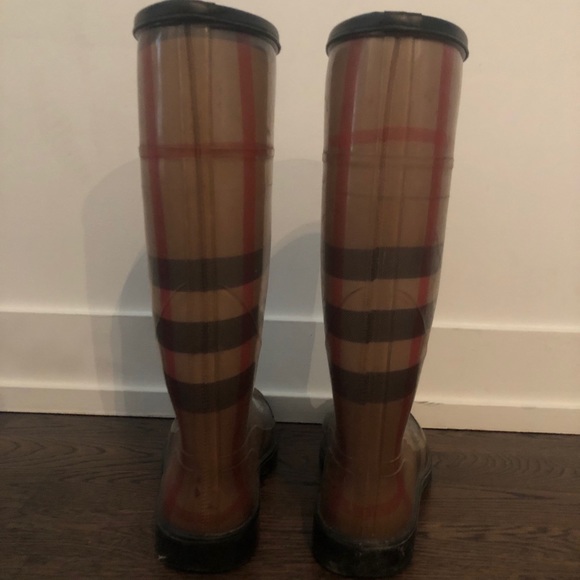 AUTHENTIC BURBERRY RAINBOOTS FOR SALE - Picture 4 of 6